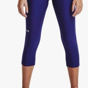 New Under Armor Women’s High Waisted Pocketed Capri
